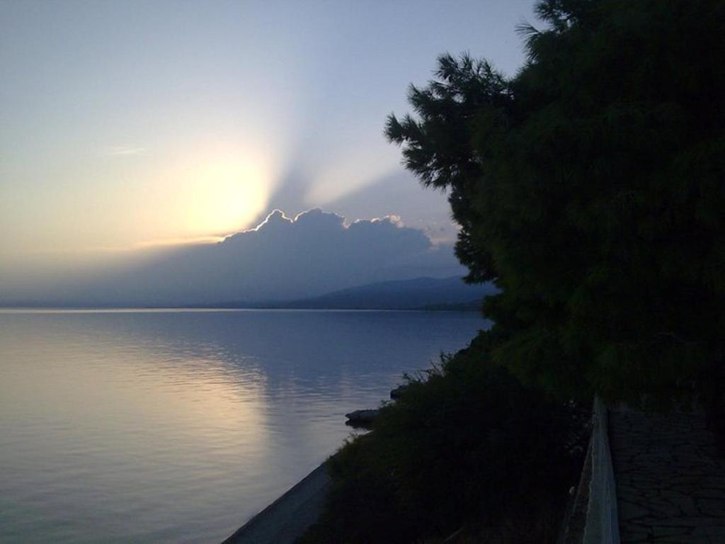 Hotel Cokkinis Megara Bagian luar foto